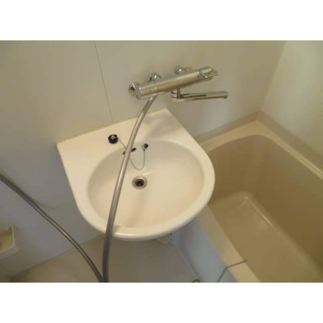 Room image 12