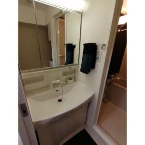 Room image 16
