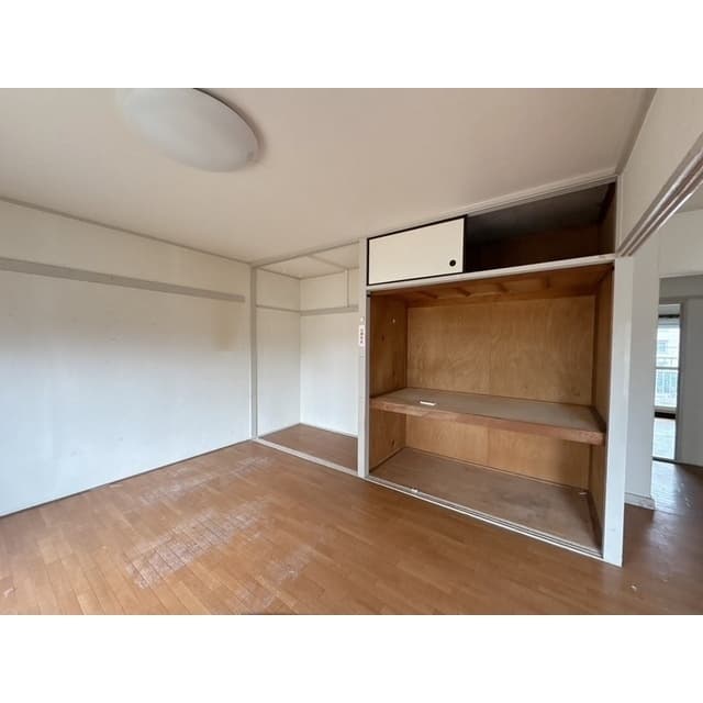 Room image 9