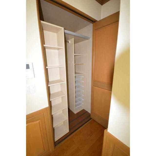 Room image 8