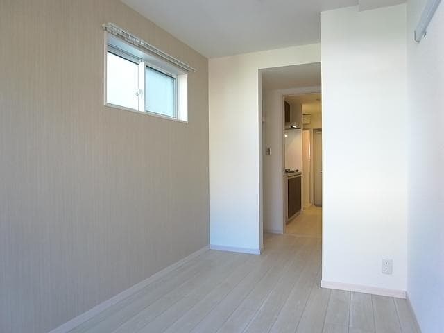 Room image 16
