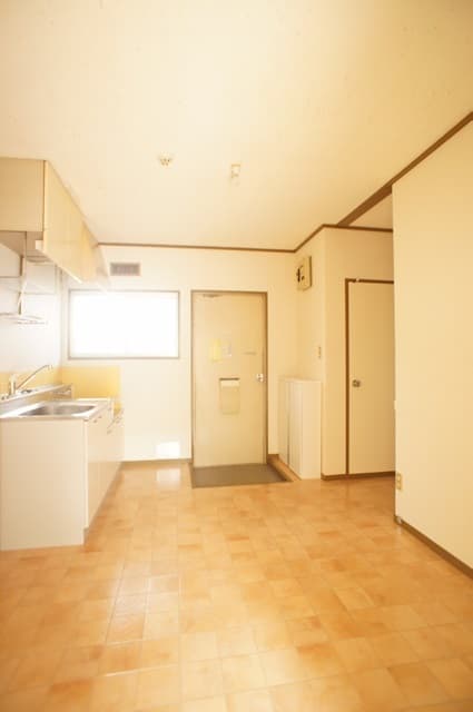 Room image 15