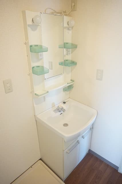 Room image 8