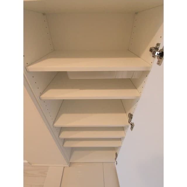 Room image 11