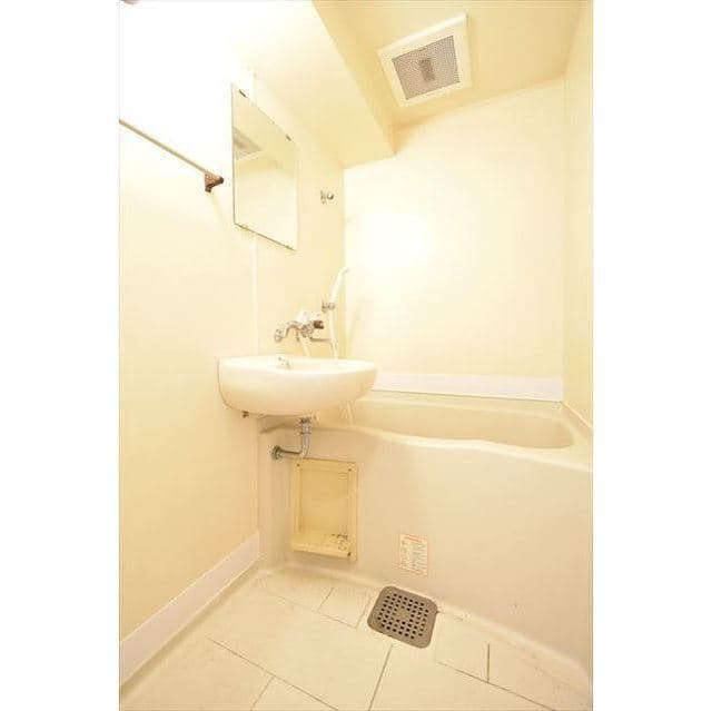 Room image 15