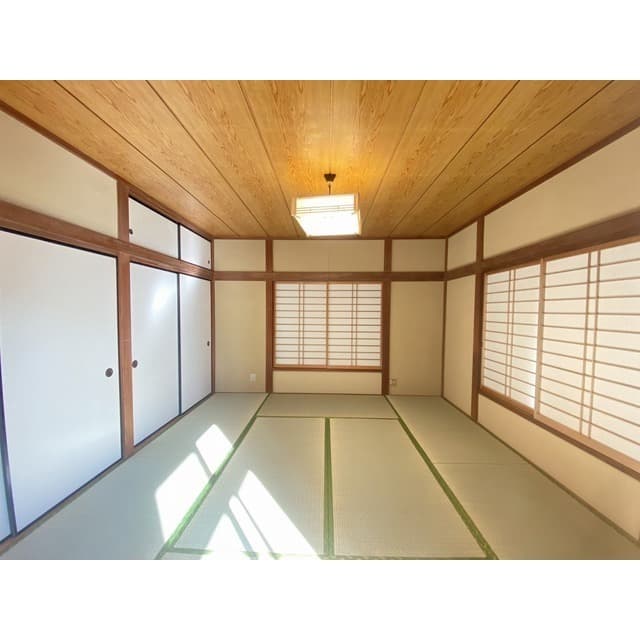 Room image 9