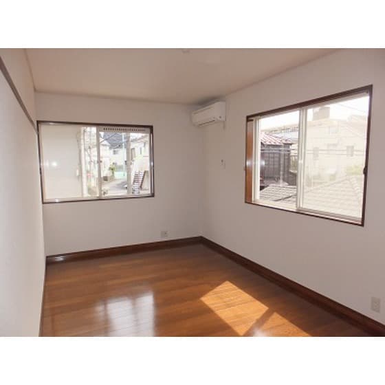 Room image 15