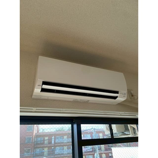 Room image 10