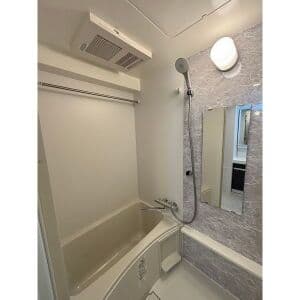 Room image 15