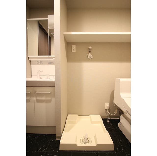 Room image 12