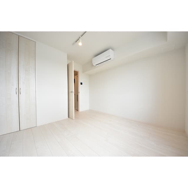 Room image 14