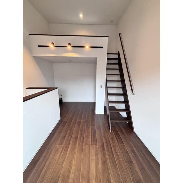 Room image 13
