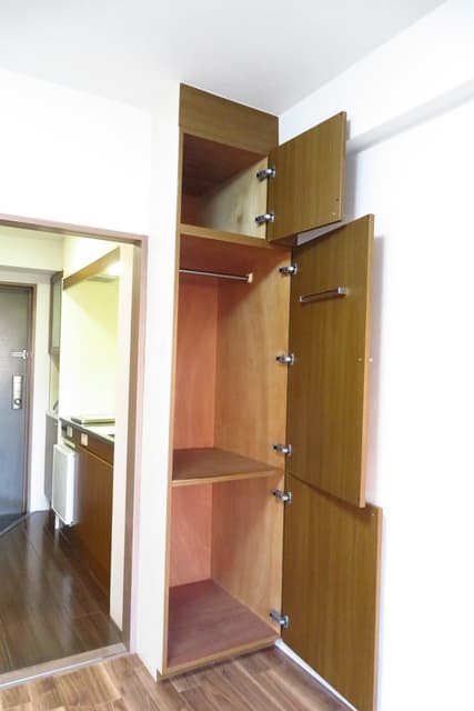 Room image 12