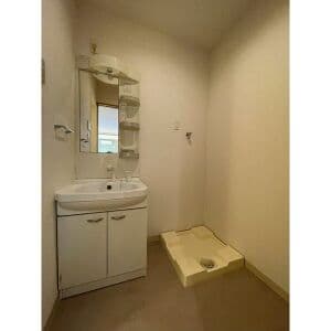 Room image 12