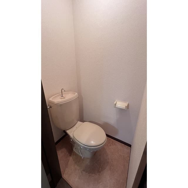 Room image 11