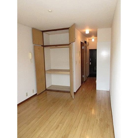 Room image 15