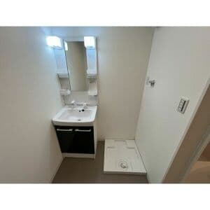 Room image 16