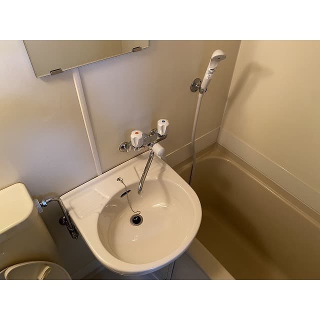Room image 11