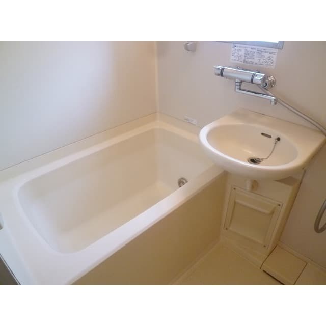 Room image 16