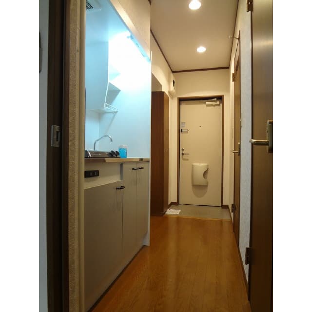 Room image 11