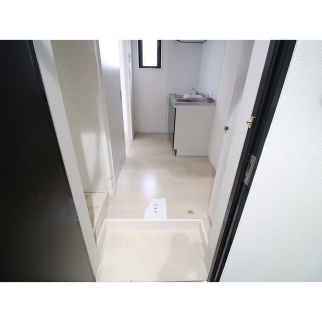 Room image 11