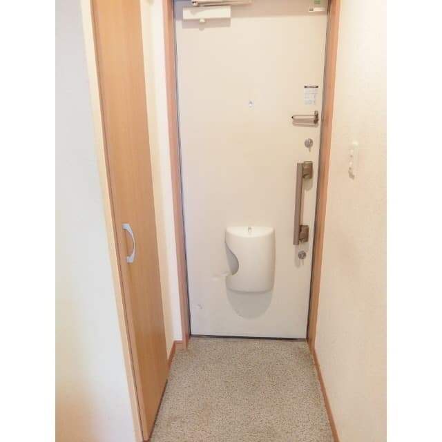 Room image 9