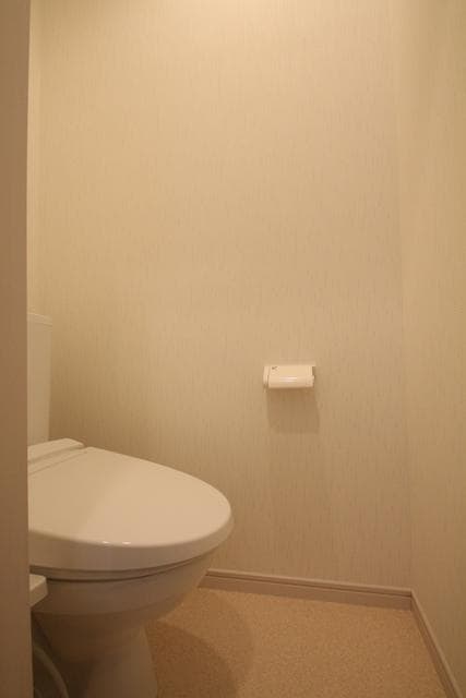 Room image 8