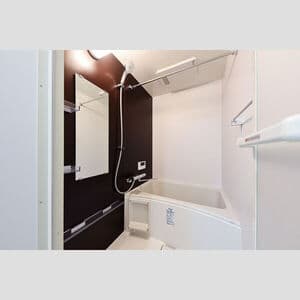 Room image 10