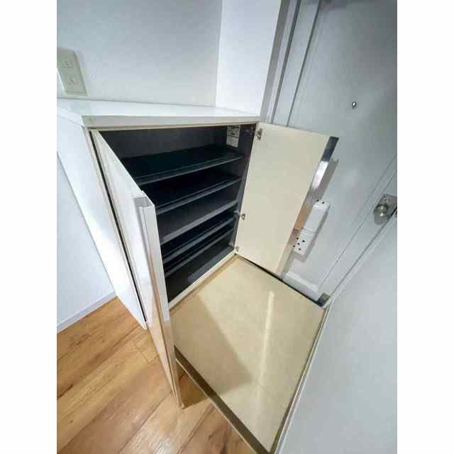 Room image 15