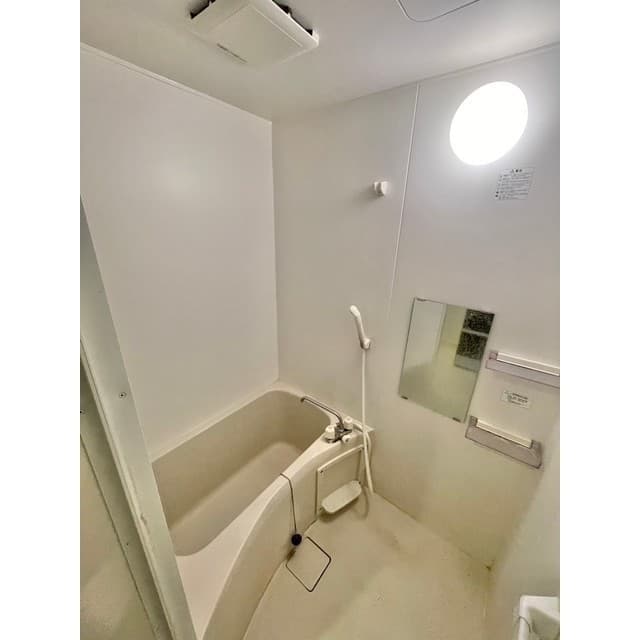 Room image 10