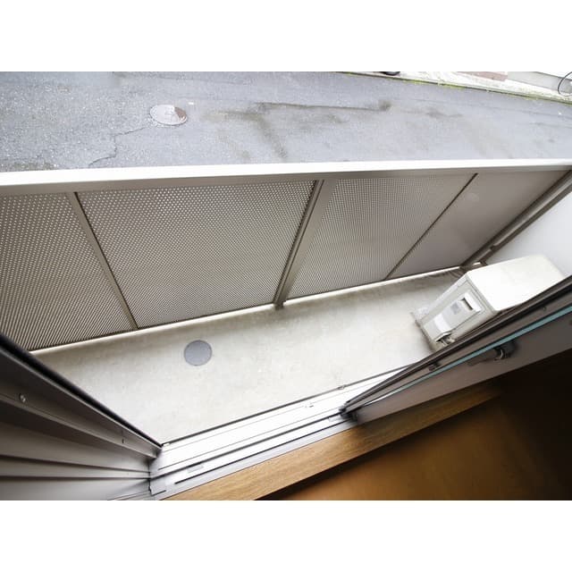 Room image 11