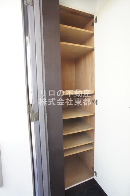 Room image 11