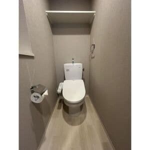 Room image 16