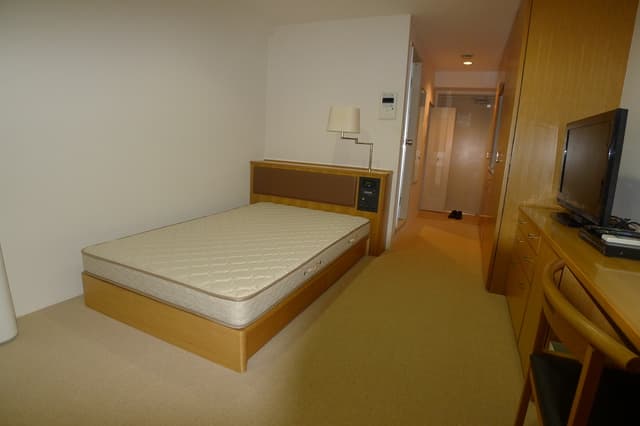 Room image 8