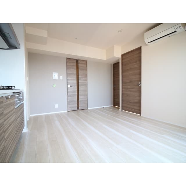 Room image 15