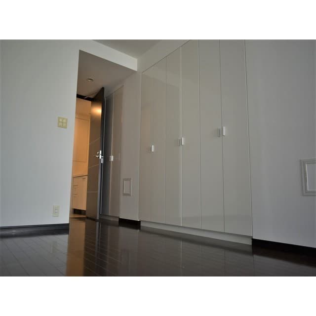 Room image 12