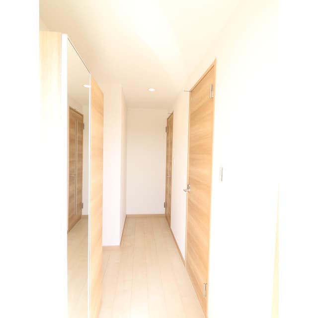 Room image 13