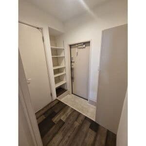 Room image 12