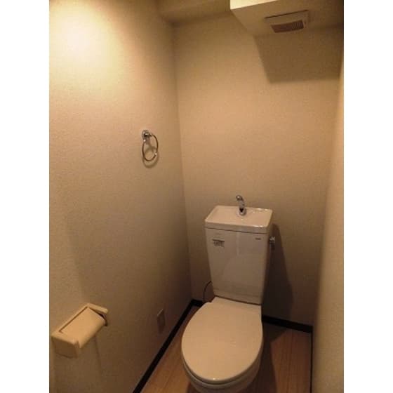 Room image 11