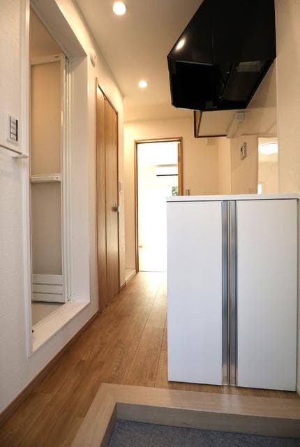 Room image 8