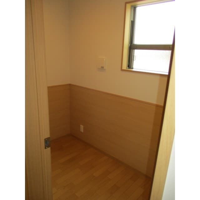 Room image 14