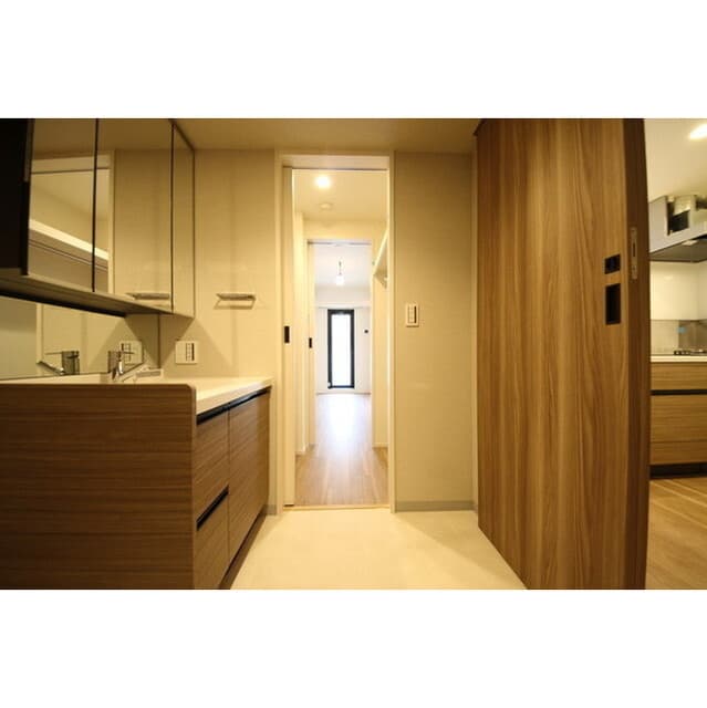 Room image 16