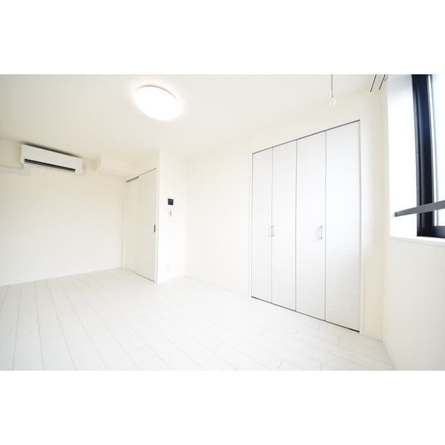 Room image 13