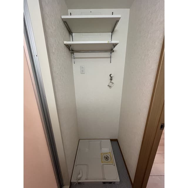 Room image 12