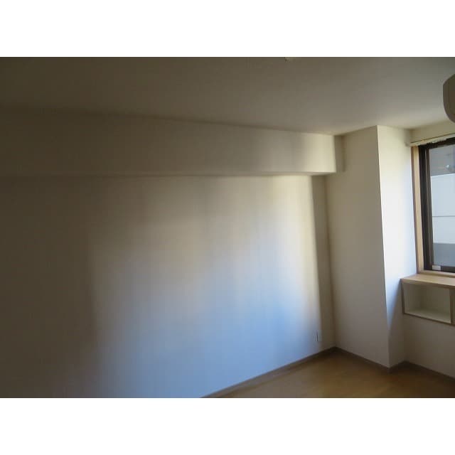 Room image 15
