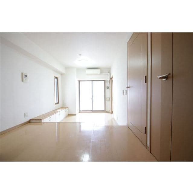 Room image 16