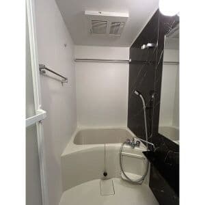Room image 13