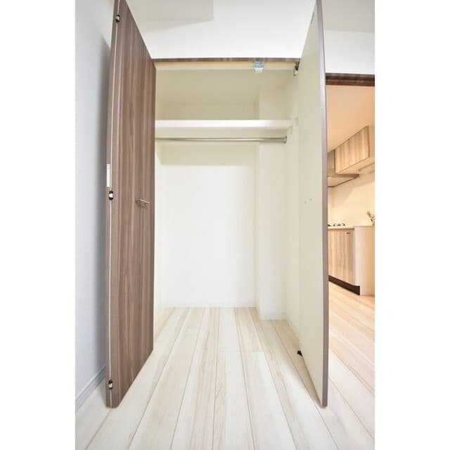 Room image 13
