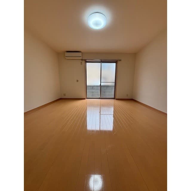 Room image 14