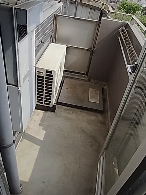 Room image 8